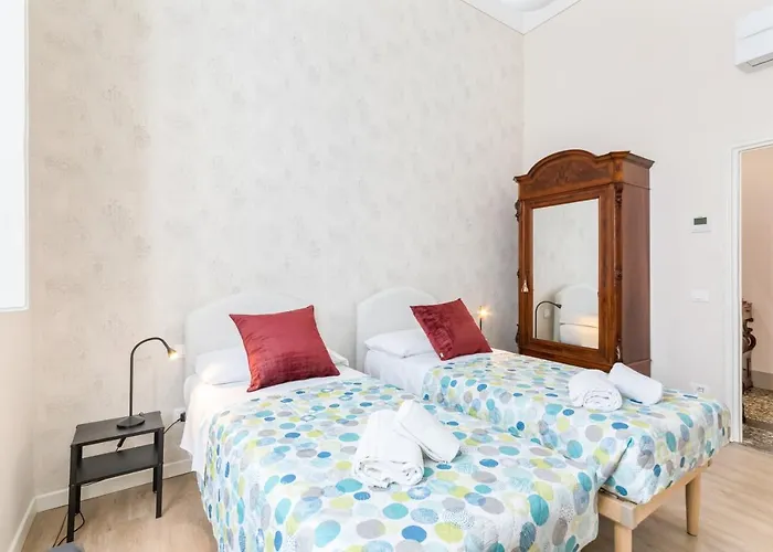 I Renai - Ponte Delle Grazie Modern Apartment