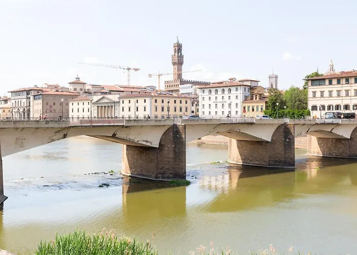 I Renai - Ponte Delle Grazie Modern Apartment