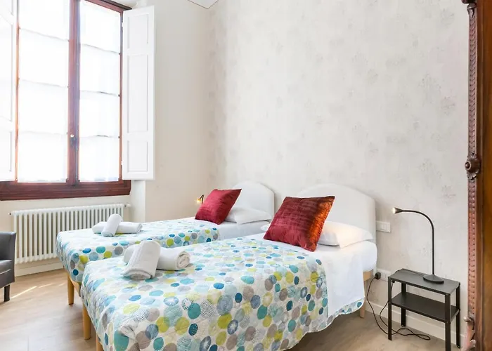 I Renai - Ponte Delle Grazie Modern Apartment